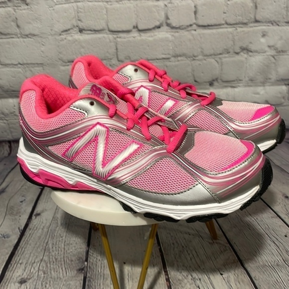 New balance 636 Susan G Komen running shoes new without box Sz 5 - Picture 1 of 8